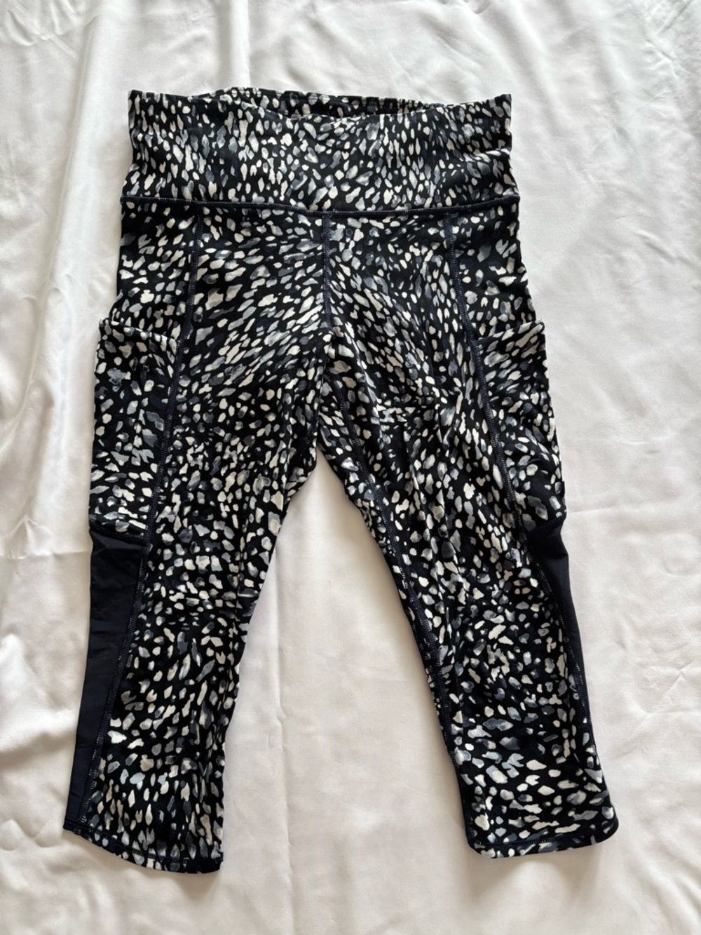 Athleta Navy and White Speckled Yoga Performance Leggings Size S